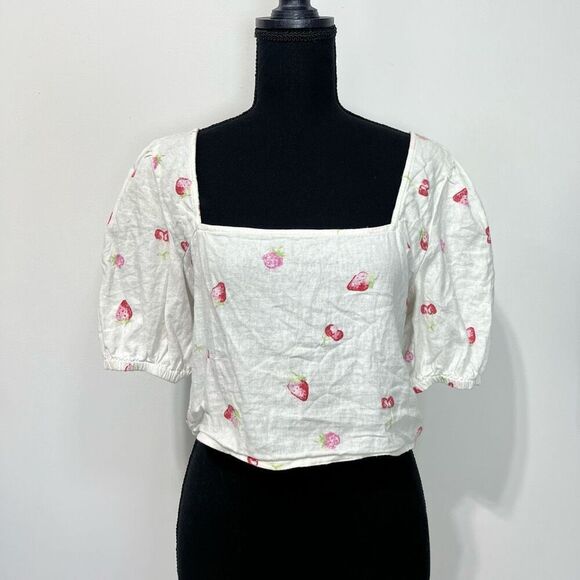 BP Puff Sleeve Crop Top in Tossed Berrries Medium - Picture 2 of 16